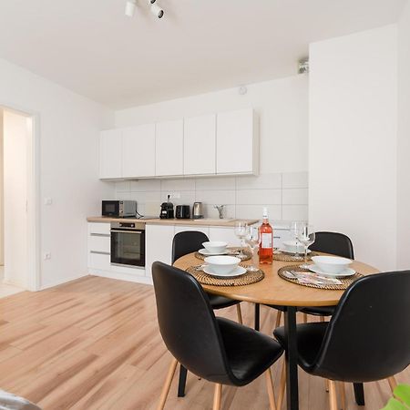 Brand New Modern Apartment-2 Rooms-Balcony-Garage Budapeste Exterior foto