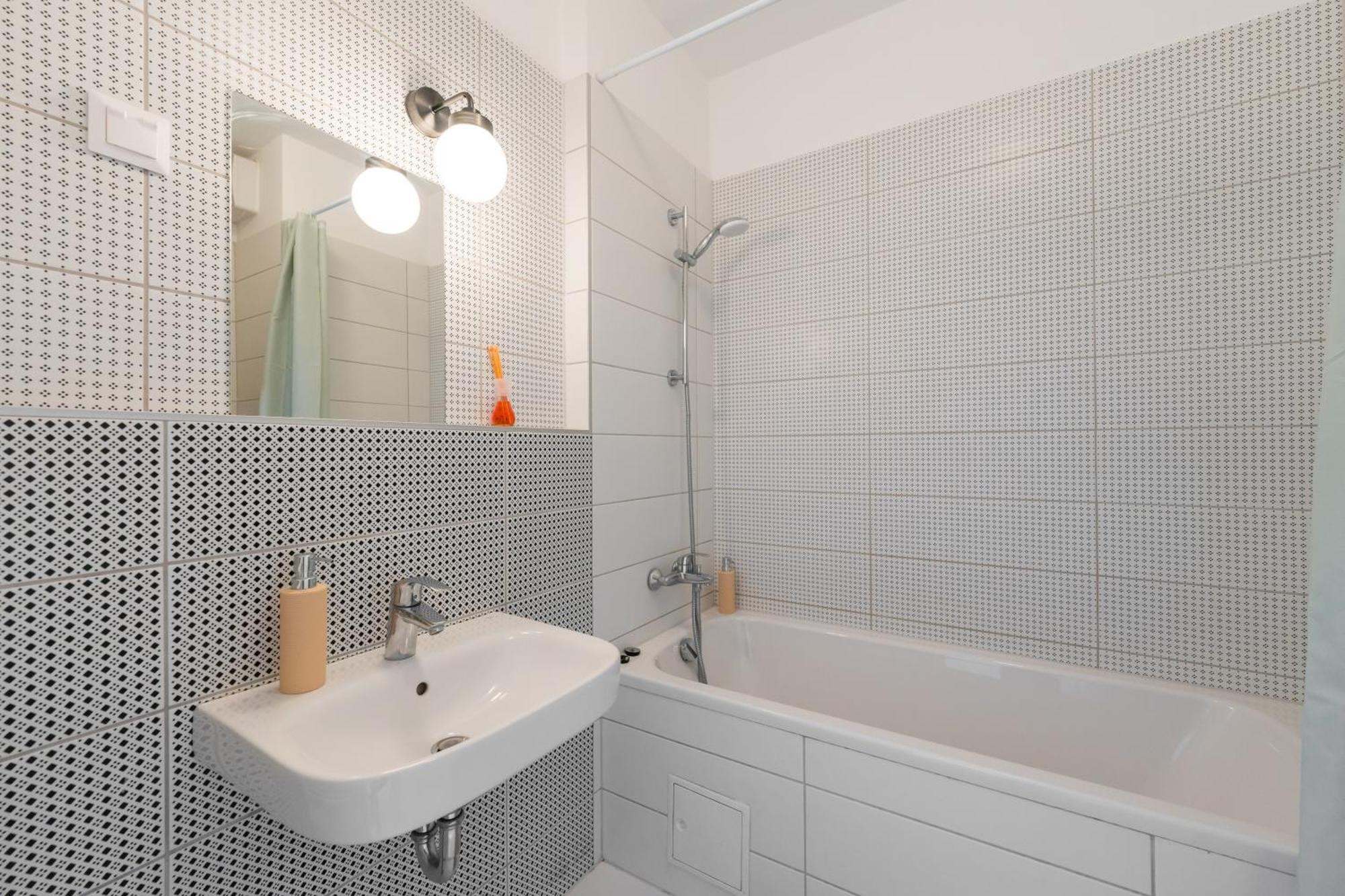 Brand New Modern Apartment-2 Rooms-Balcony-Garage Budapeste Exterior foto